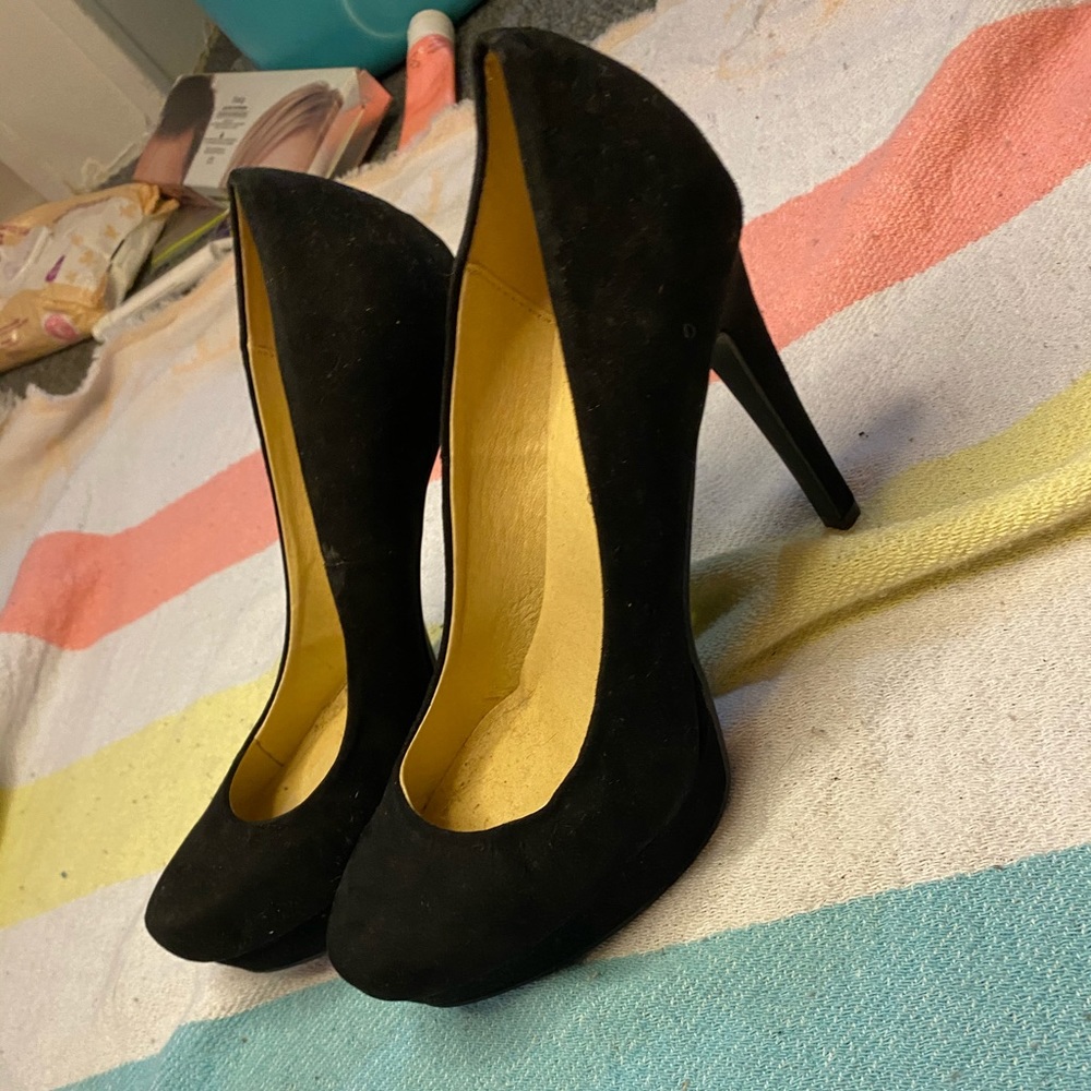 Heels size 7W